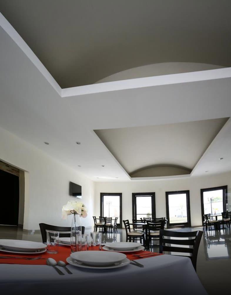 Hotel Victoria Inn San Juan del Rio Bagian luar foto